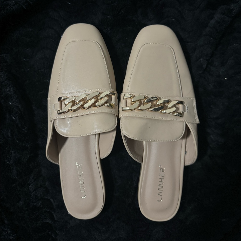 Nude slip on loafer
